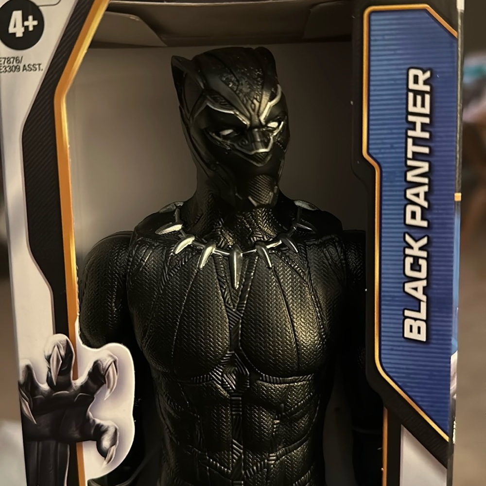 Marvel Avengers Titan Hero Series Black Panther 12” Action Figure